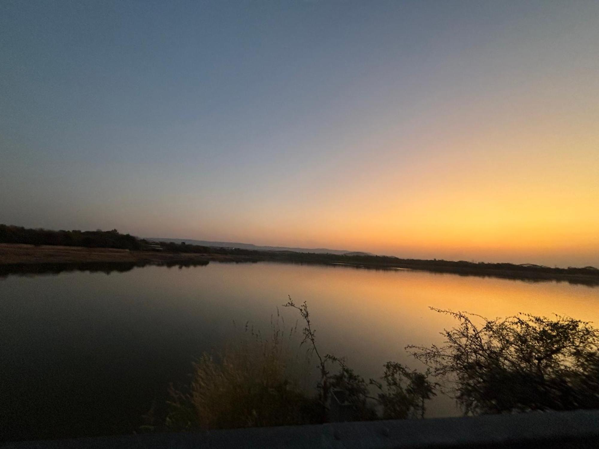 האמפי Mahesh Guest House מראה חיצוני תמונה