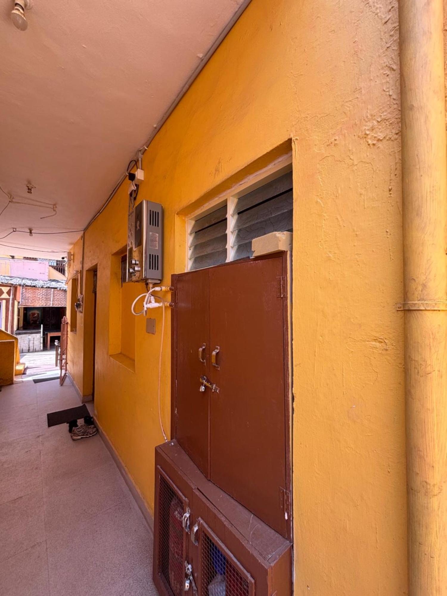 האמפי Mahesh Guest House מראה חיצוני תמונה